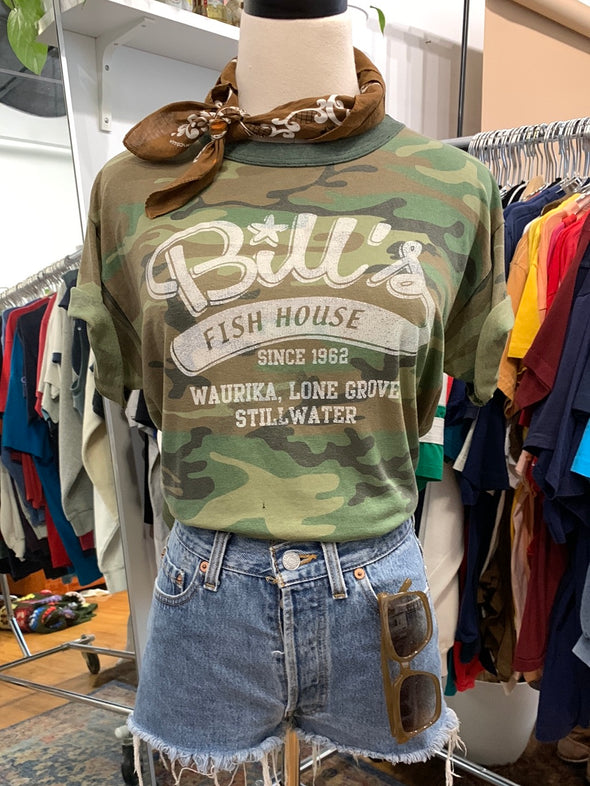 Vintage 90's Bill's Fish House Camo Tee