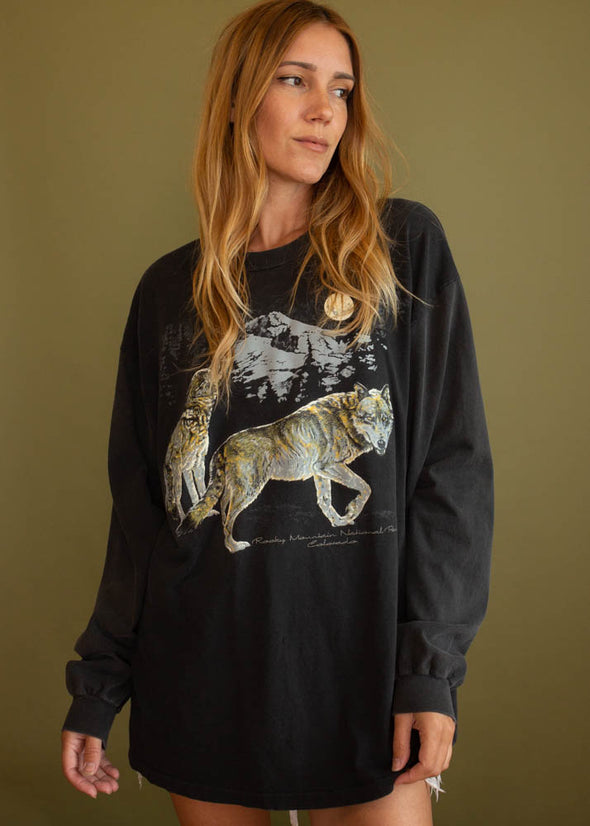 Vintage 90s Long Sleeve Wolf Tee