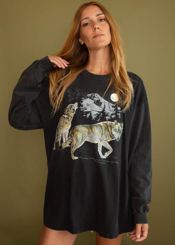 Vintage 90s Long Sleeve Wolf Tee