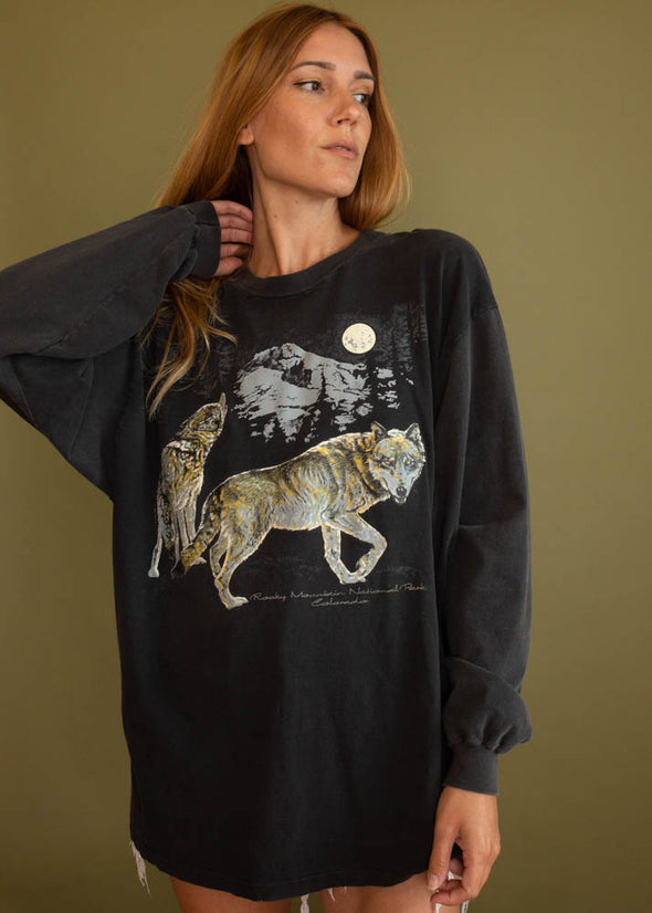Vintage 90s Long Sleeve Wolf Tee