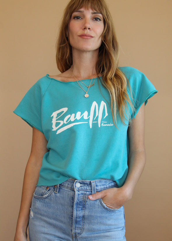 Vintage 1980s Scoop Neck Banff Canada Sweatshirt Top