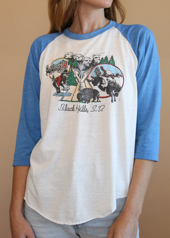 Vintage 1980s Black Hills SD Thin Grungy Raglan