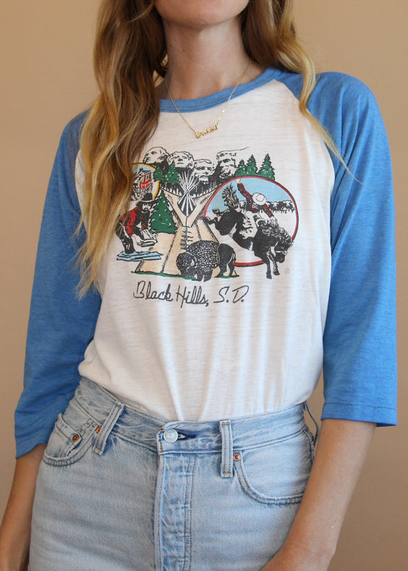 Vintage 1980s Black Hills SD Thin Grungy Raglan