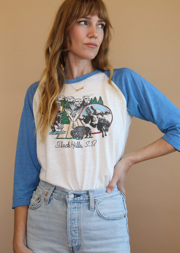 Vintage 1980s Black Hills SD Thin Grungy Raglan