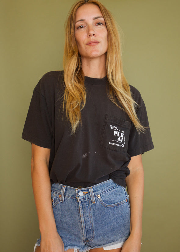 Vintage 1992 Gilly's Pub 44 Bike Week Grungy Tee